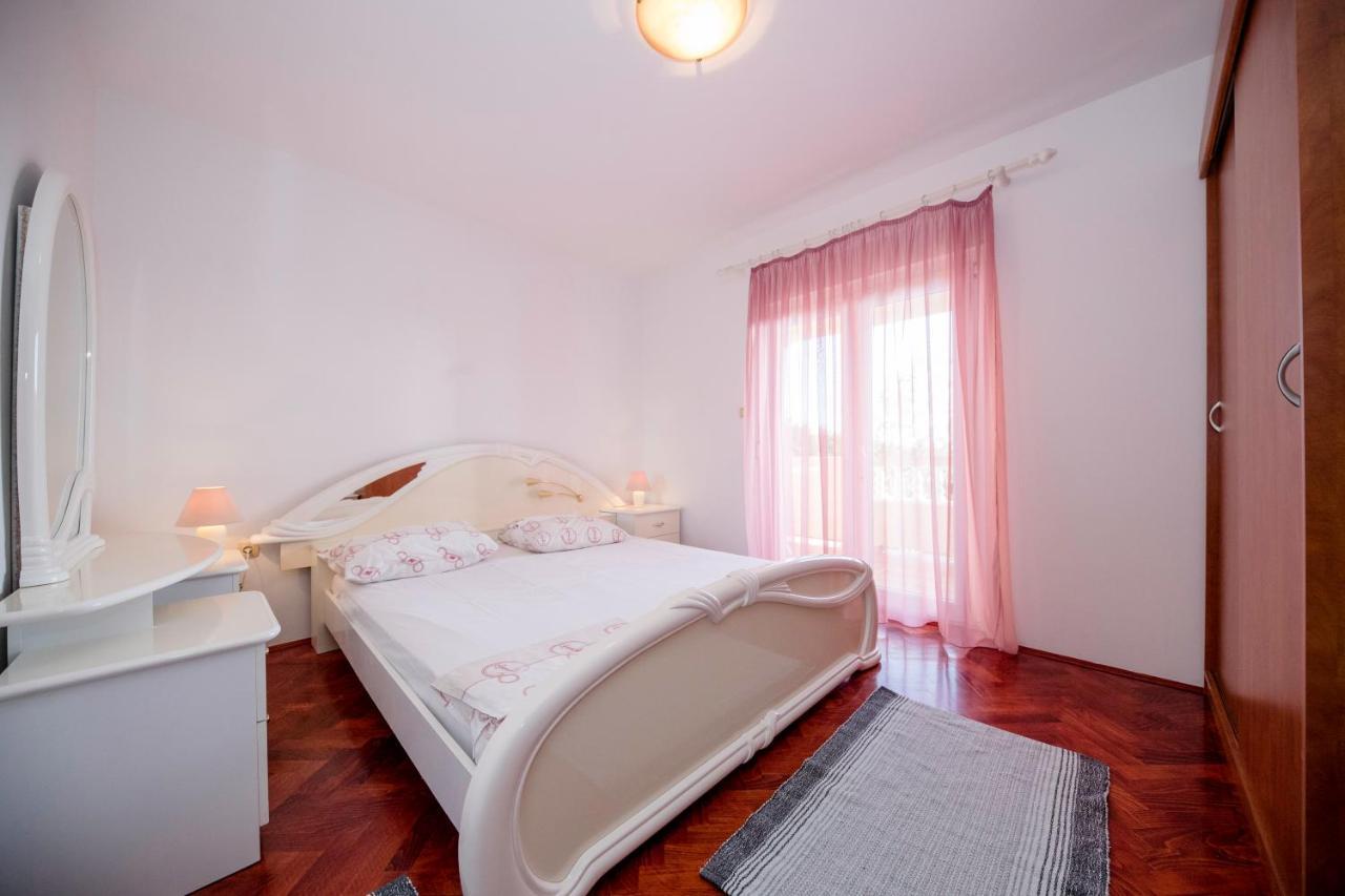 Kuca Leonora Apartment Banjol Екстериор снимка