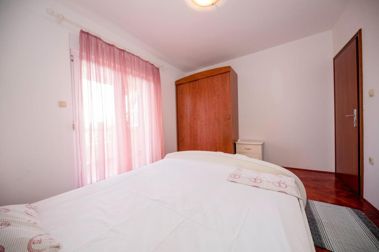 Kuca Leonora Apartment Banjol Екстериор снимка