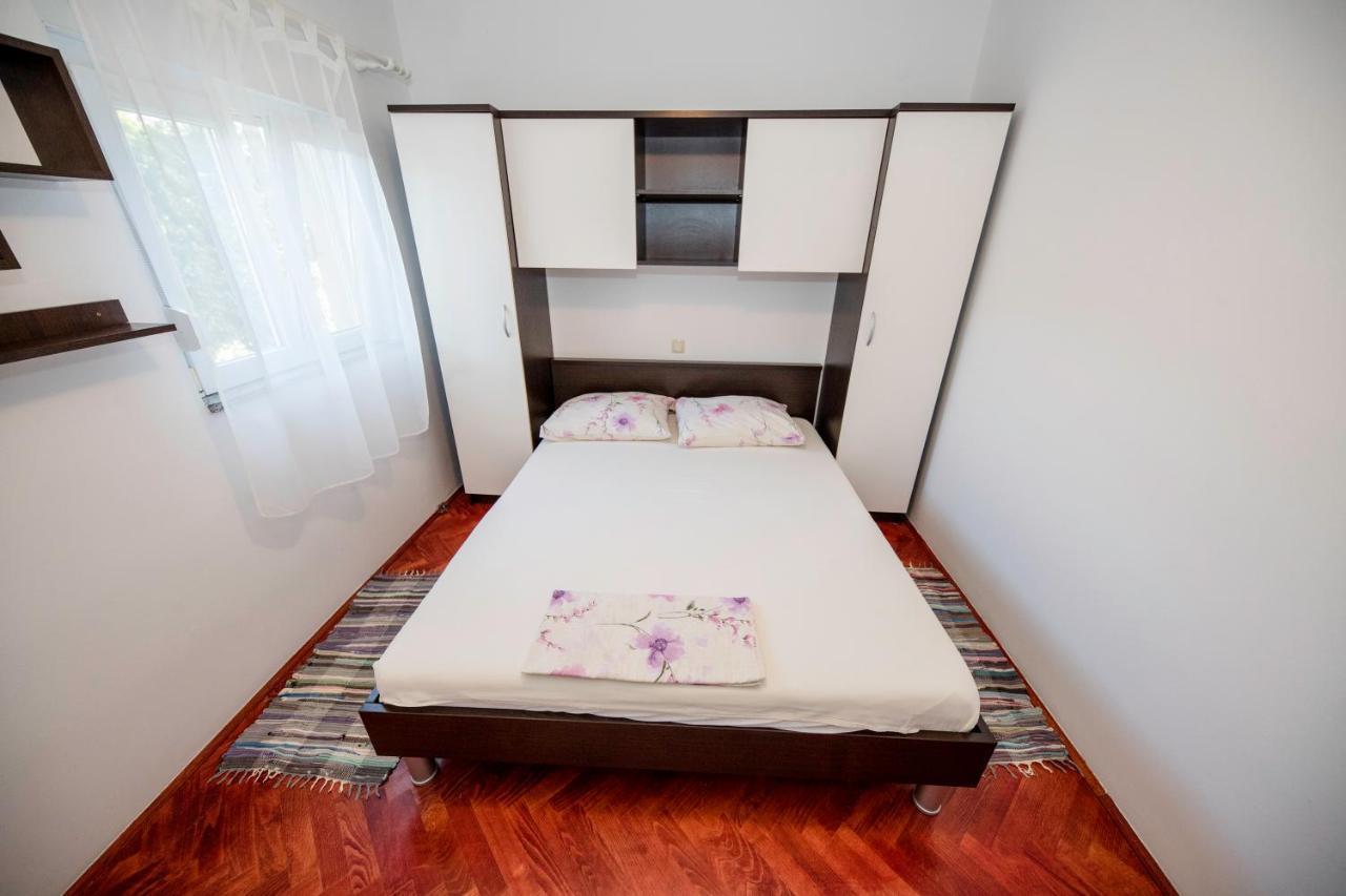 Kuca Leonora Apartment Banjol Екстериор снимка
