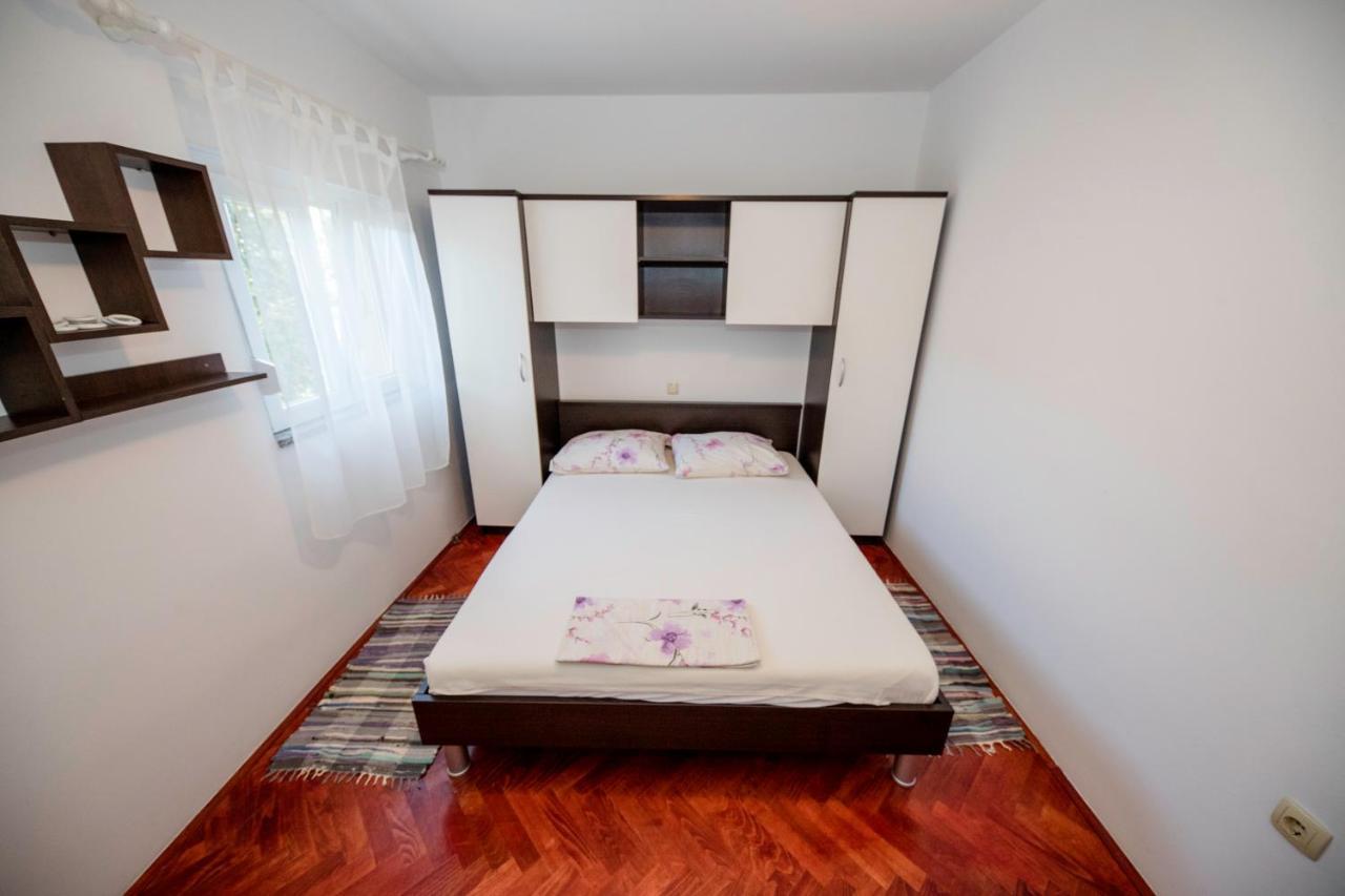Kuca Leonora Apartment Banjol Екстериор снимка