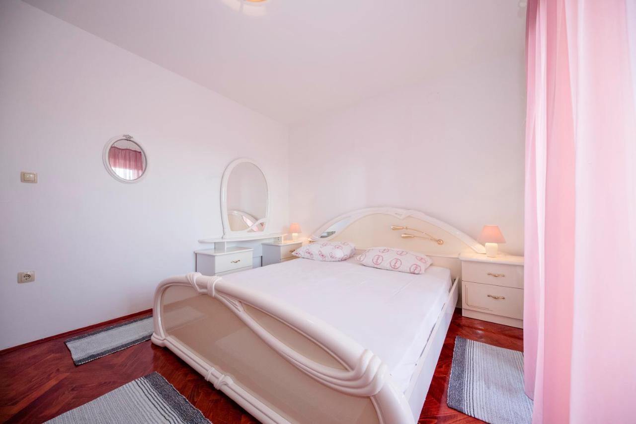 Kuca Leonora Apartment Banjol Екстериор снимка