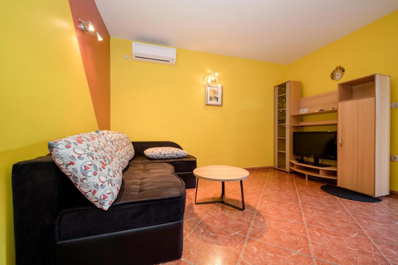 Kuca Leonora Apartment Banjol Екстериор снимка