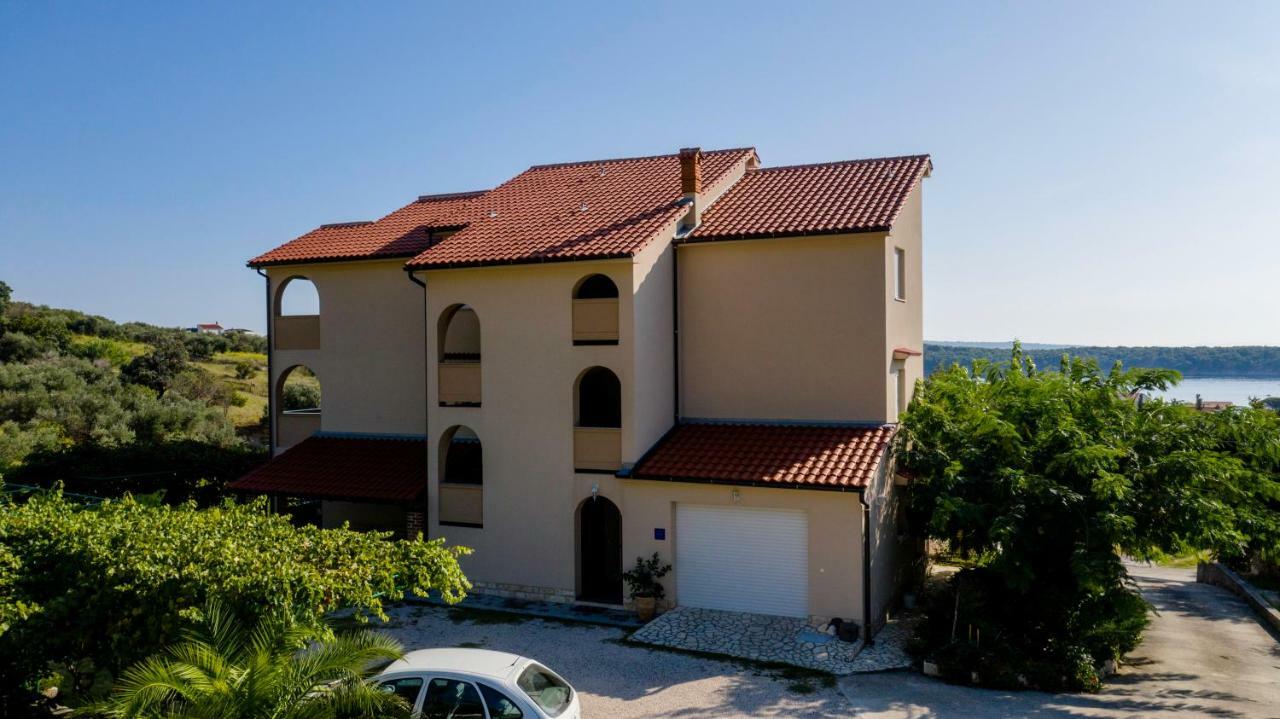 Kuca Leonora Apartment Banjol Екстериор снимка