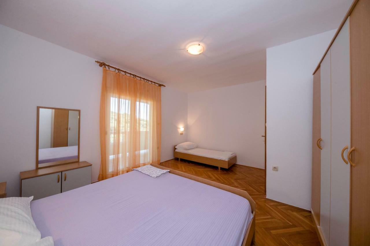 Kuca Leonora Apartment Banjol Екстериор снимка