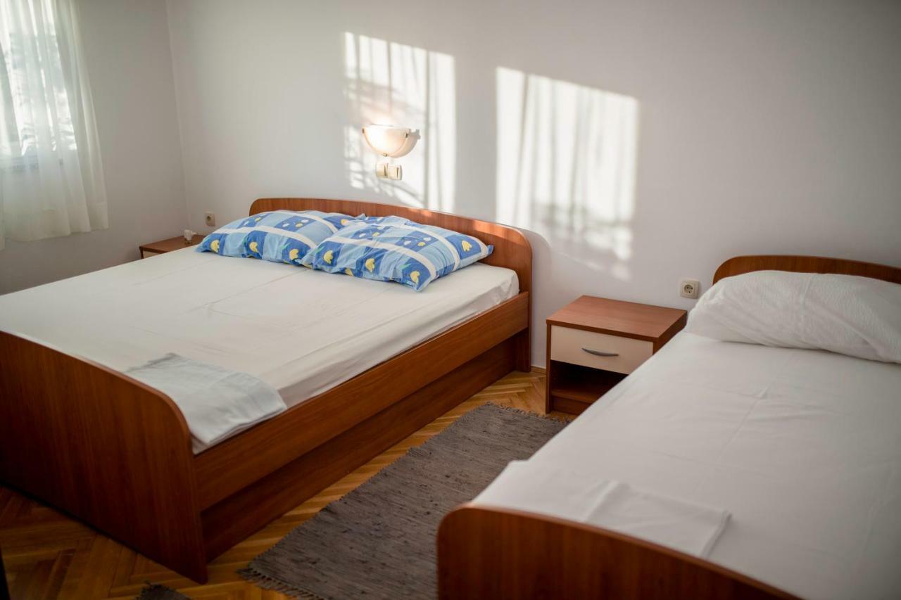Kuca Leonora Apartment Banjol Екстериор снимка