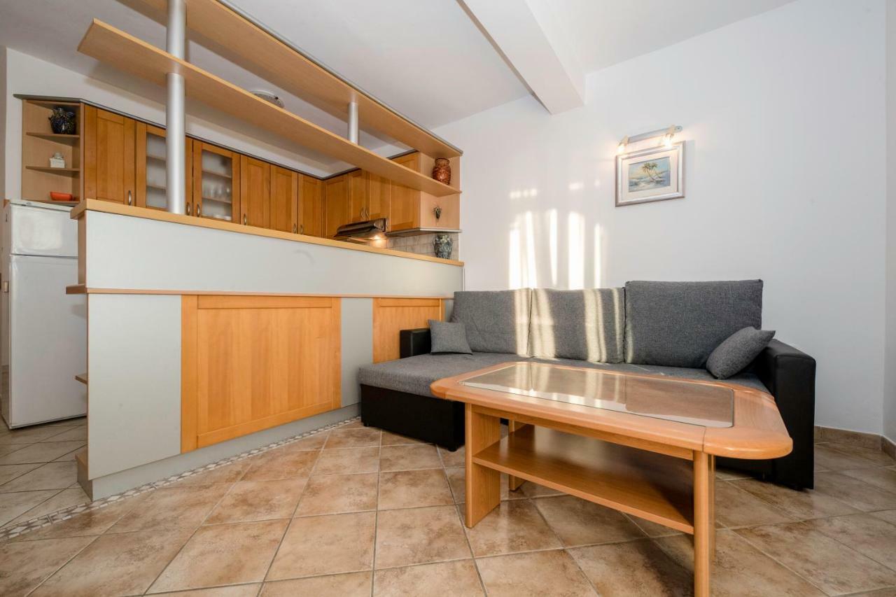Kuca Leonora Apartment Banjol Екстериор снимка