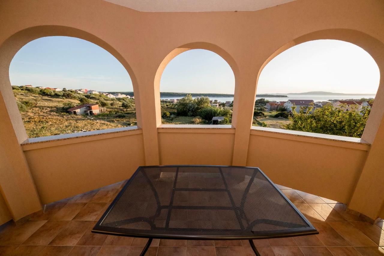 Kuca Leonora Apartment Banjol Екстериор снимка