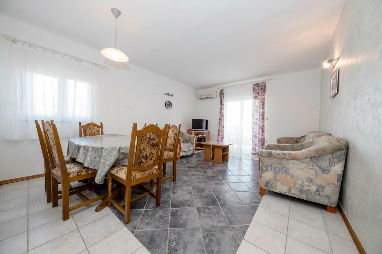 Kuca Leonora Apartment Banjol Екстериор снимка