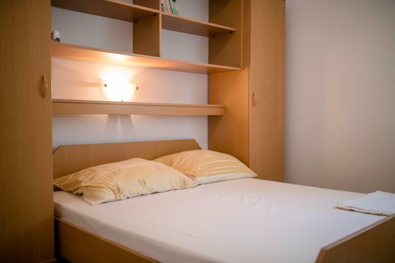 Kuca Leonora Apartment Banjol Екстериор снимка