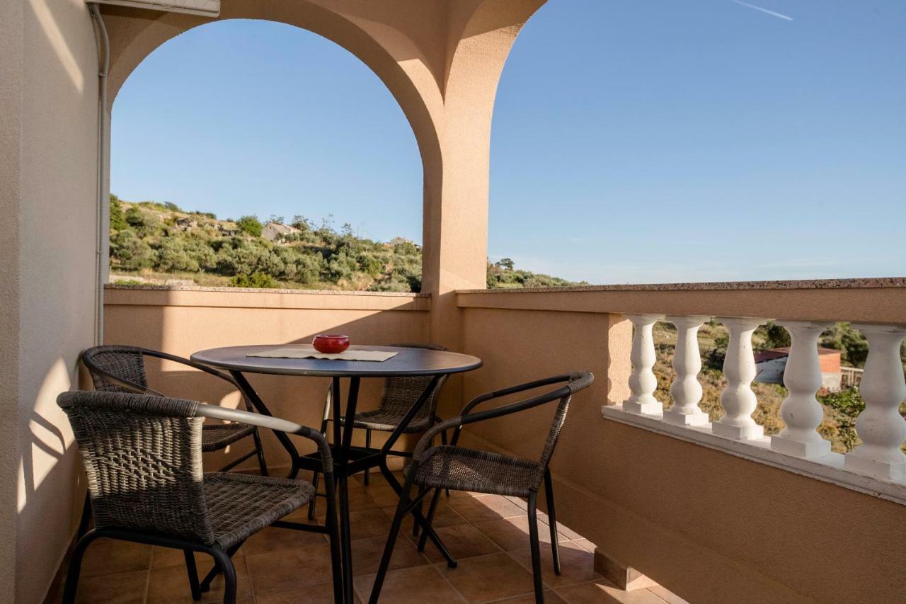Kuca Leonora Apartment Banjol Екстериор снимка