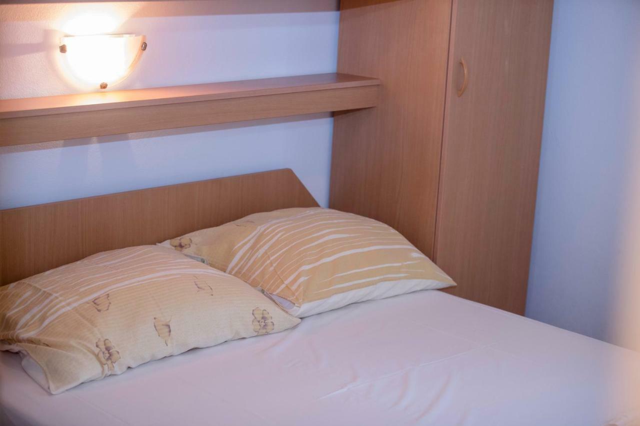 Kuca Leonora Apartment Banjol Екстериор снимка