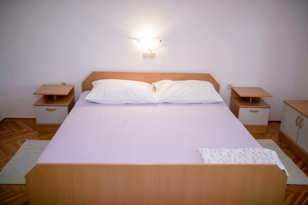 Kuca Leonora Apartment Banjol Екстериор снимка